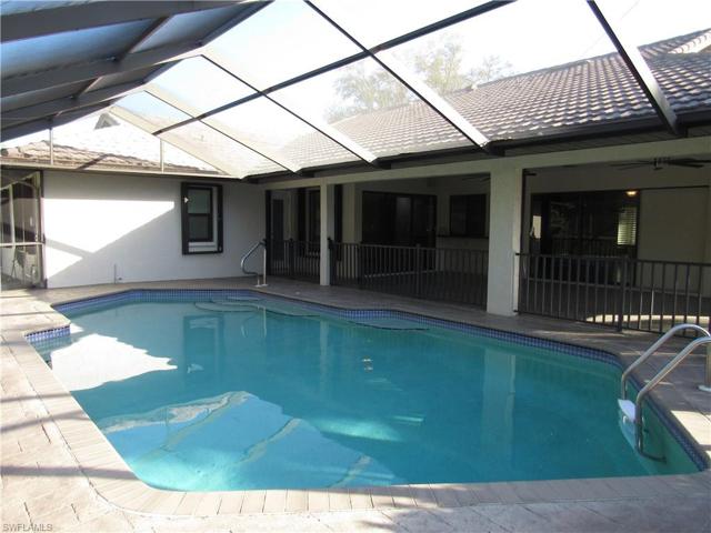 4235  Glasgow  CT, North Fort Myers, FL 33903