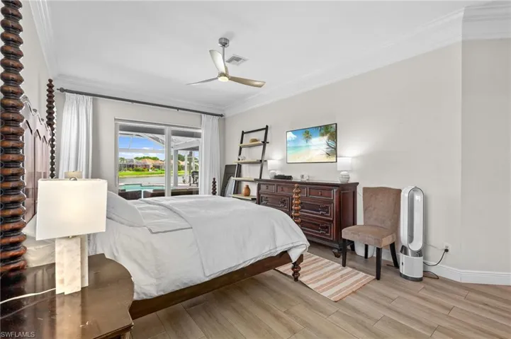 2640  White Cedar  LN, Naples, FL 34109