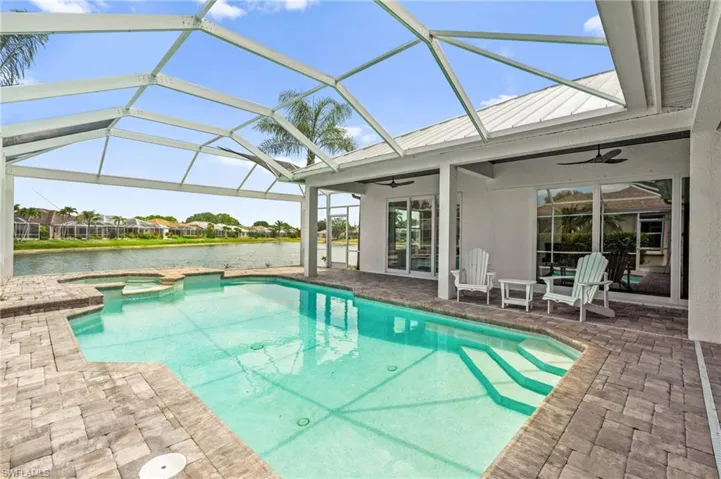 2640  White Cedar  LN, Naples, FL 34109