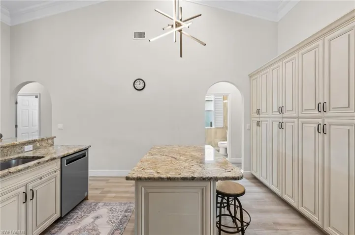 2640  White Cedar  LN, Naples, FL 34109