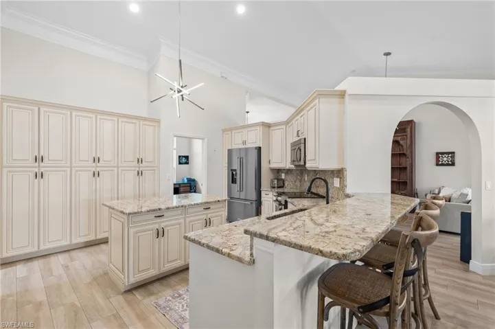 2640  White Cedar  LN, Naples, FL 34109