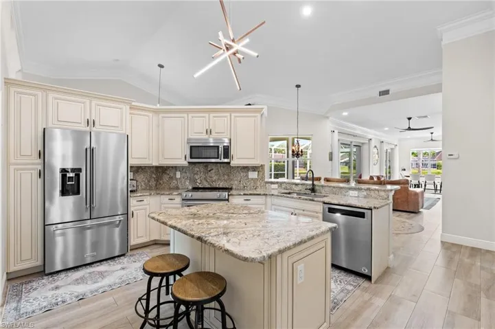 2640  White Cedar  LN, Naples, FL 34109