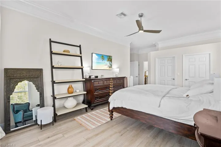 2640  White Cedar  LN, Naples, FL 34109