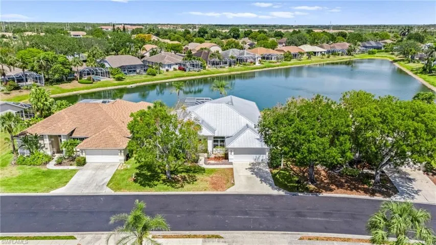 2640  White Cedar  LN, Naples, FL 34109