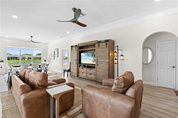 2640  White Cedar  LN, Naples, FL 34109