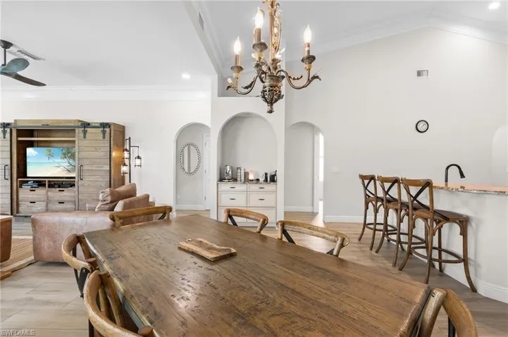 2640  White Cedar  LN, Naples, FL 34109