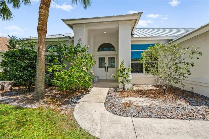 2640  White Cedar  LN, Naples, FL 34109