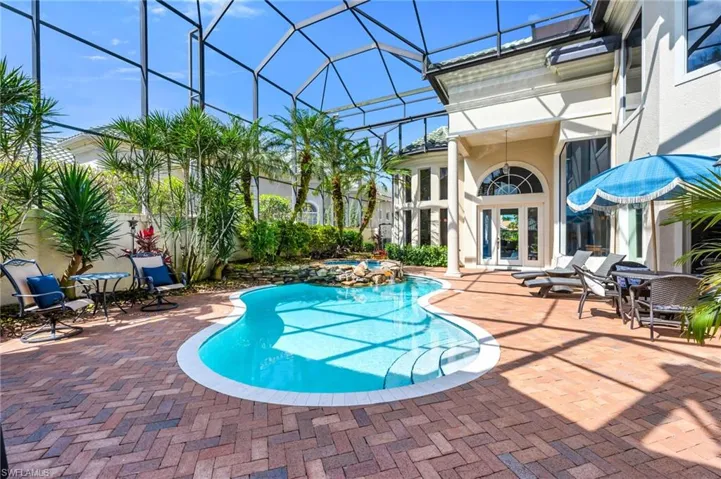 Courtyard pool/spa