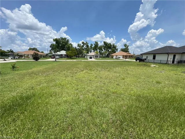Back of Lot to Front homes beside and across street