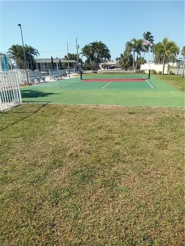 Pickleball court