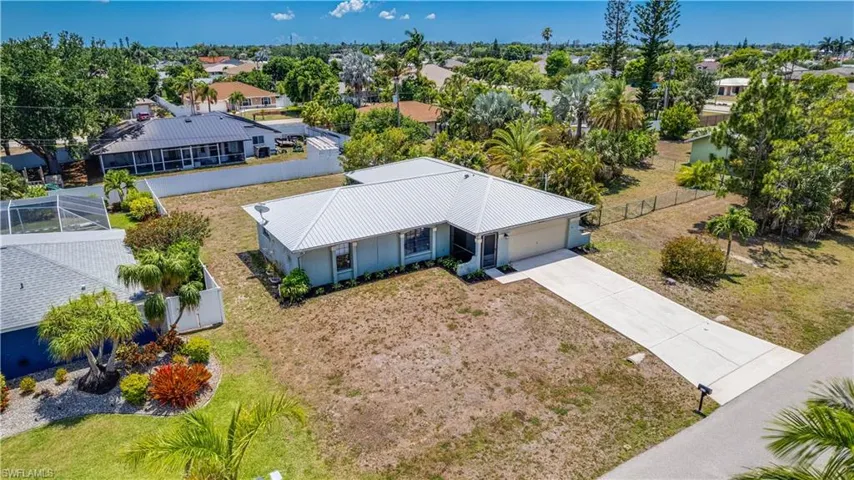914 SE 28th  TER, Cape Coral, FL 33904