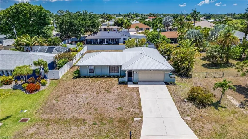 914 SE 28th  TER, Cape Coral, FL 33904