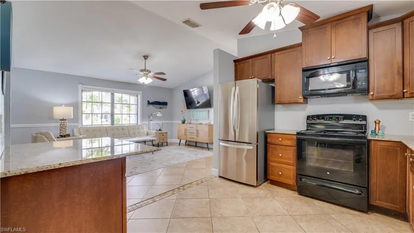 914 SE 28th  TER, Cape Coral, FL 33904