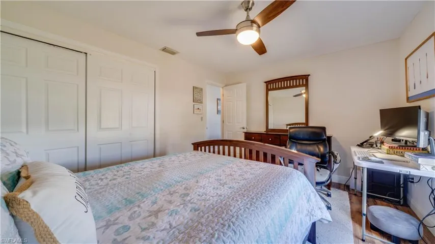 914 SE 28th  TER, Cape Coral, FL 33904