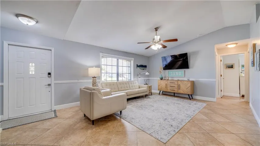 914 SE 28th  TER, Cape Coral, FL 33904