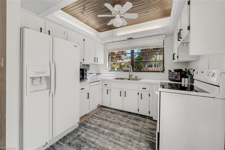 East Side Kitchen