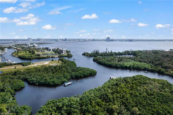 13261  Seaside Harbour  DR, North Fort Myers, FL 33903