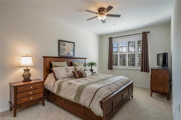 10610  Smokehouse Bay  DR, Naples, FL 34120