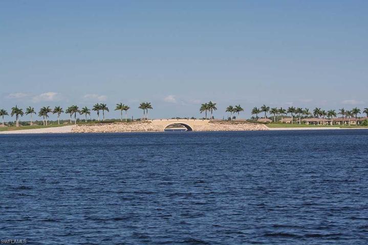 10610  Smokehouse Bay  DR, Naples, FL 34120