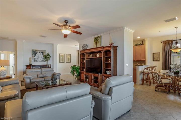 10610  Smokehouse Bay  DR, Naples, FL 34120