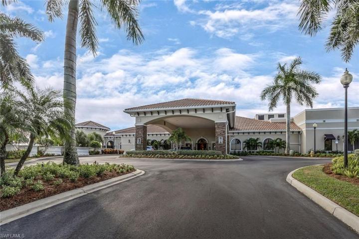 10610  Smokehouse Bay  DR, Naples, FL 34120