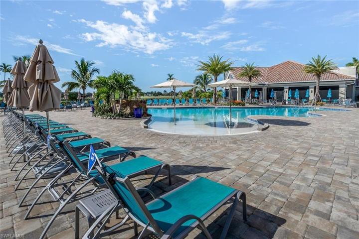 10610  Smokehouse Bay  DR, Naples, FL 34120
