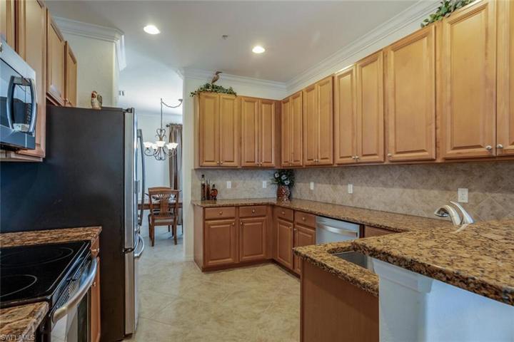 10610  Smokehouse Bay  DR, Naples, FL 34120