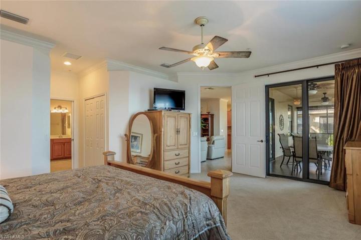 10610  Smokehouse Bay  DR, Naples, FL 34120