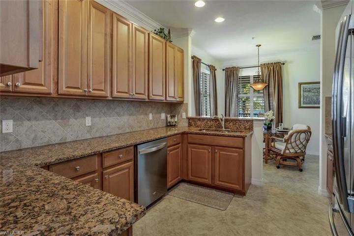 10610  Smokehouse Bay  DR, Naples, FL 34120