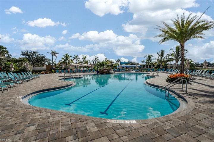 10610  Smokehouse Bay  DR, Naples, FL 34120
