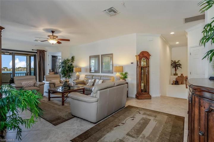 10610  Smokehouse Bay  DR, Naples, FL 34120