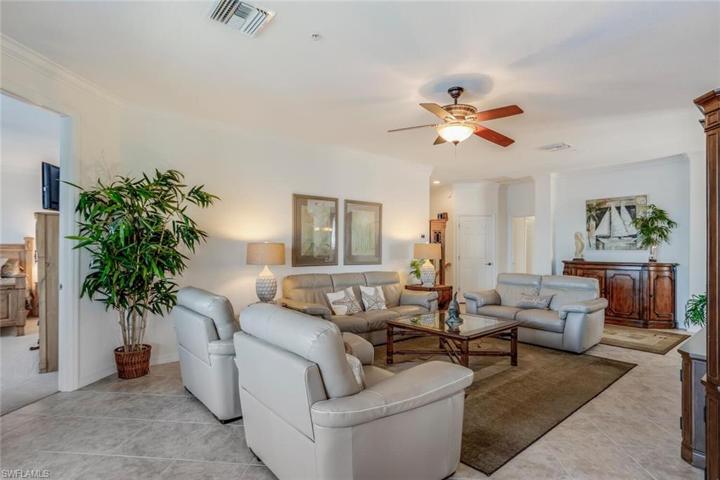10610  Smokehouse Bay  DR, Naples, FL 34120