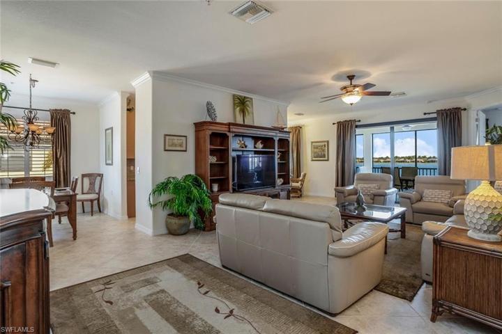 10610  Smokehouse Bay  DR, Naples, FL 34120