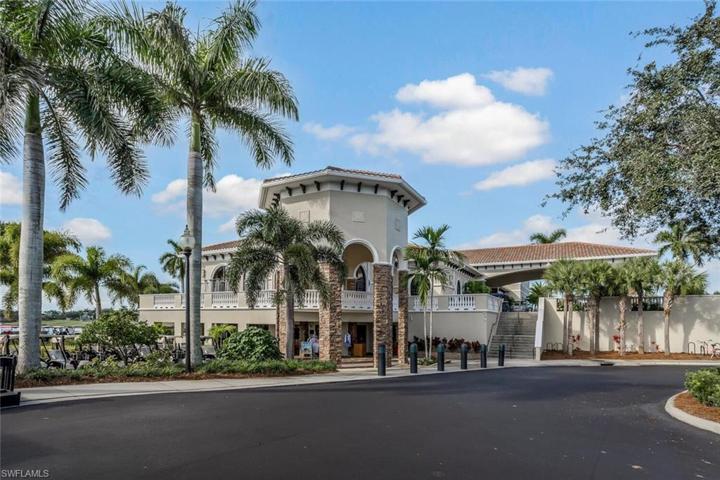 10610  Smokehouse Bay  DR, Naples, FL 34120