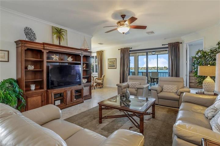 10610  Smokehouse Bay  DR, Naples, FL 34120