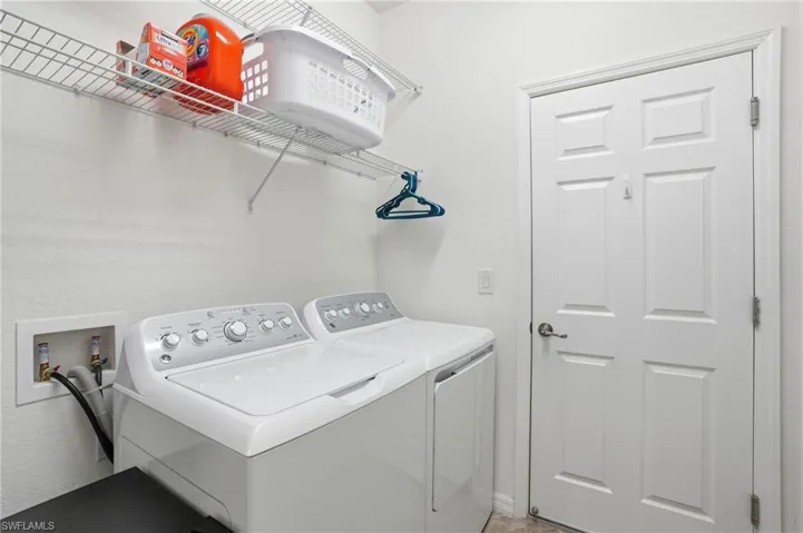 Washroom with independent washer and dryer