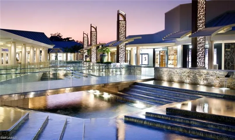 Waterside Shops minutes away