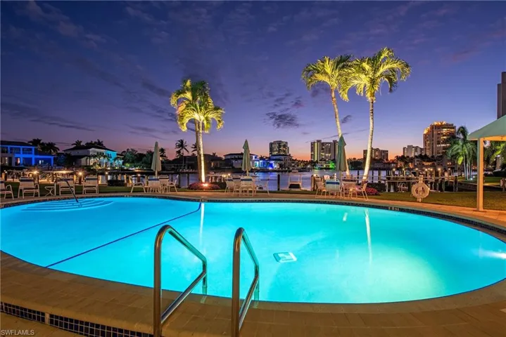 400  Park Shore  DR, Naples, FL 34103