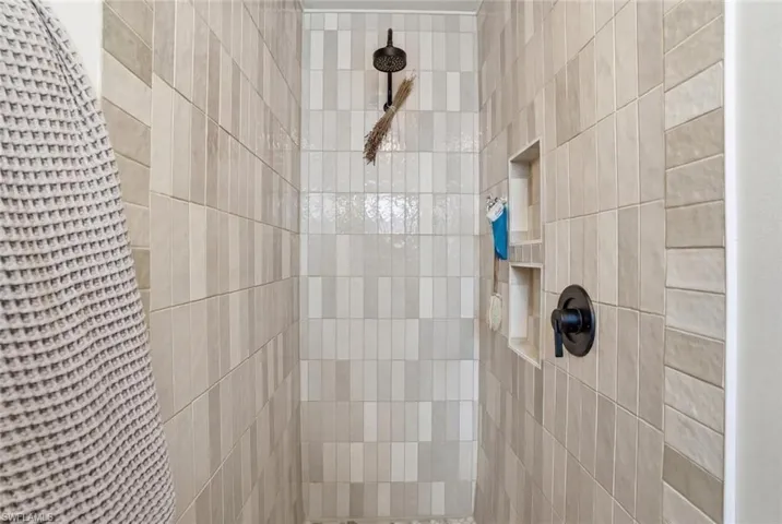 6236 Shadowood Cir 2203, Naples, Florida 34112