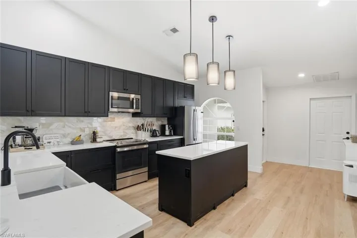 6236 Shadowood Cir 2203, Naples, Florida 34112