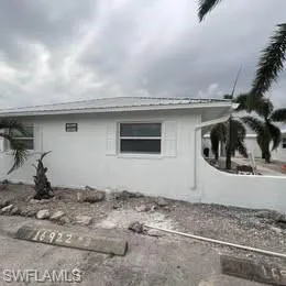 View of side of home