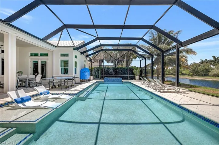 Oversized and inviting!