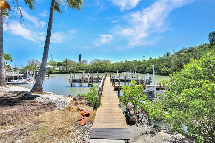 Boat slips are available on first come first serve basis.
