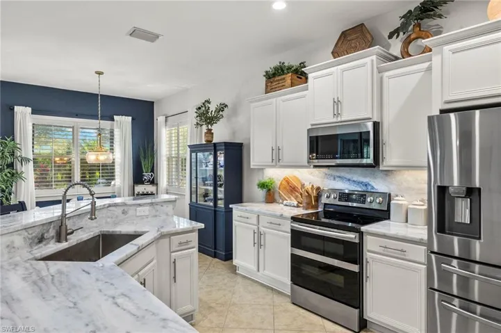 Marble Countertops & Stainless-Steel Appliances