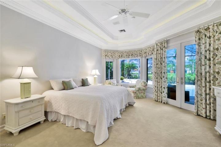 Spacious owner's bedroom w/ sitting room