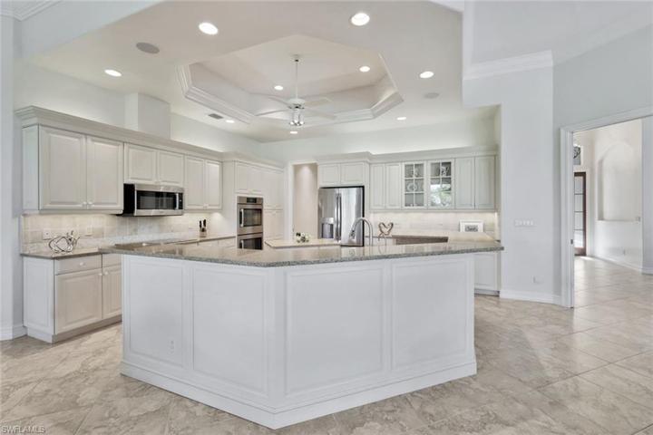 Silestone countertops & stainless appliances incl. double ovens