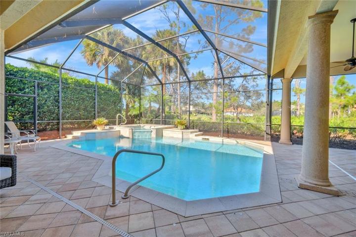 Heated pool & spa w/ spillover