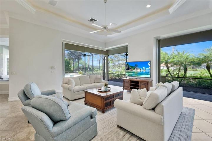 Disappearing zero-corner sliding glass doors