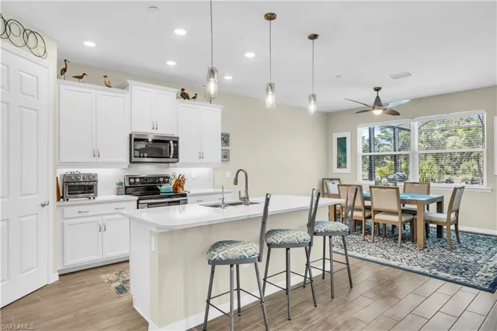 Convenient Dining Area with Great Views!