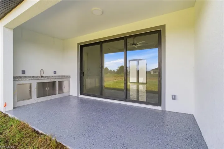 View of patio / terrace with area for grilling